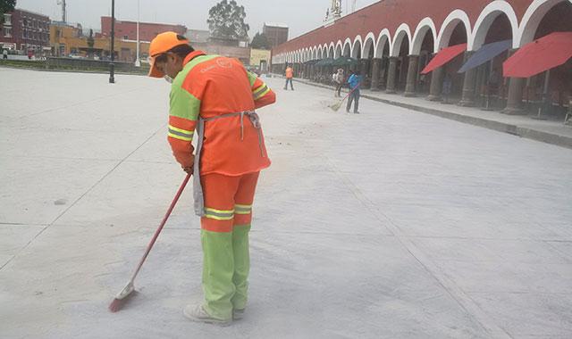 Caída de ceniza no ocasiona problemas mayores en región de Cholula