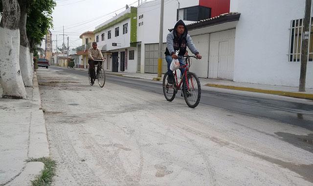 Caída de ceniza no ocasiona problemas mayores en región de Cholula