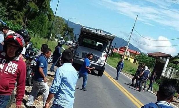 Conflicto en Atempan; intentan retirarles mototaxis