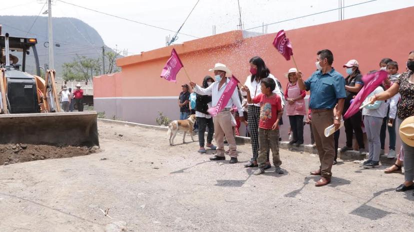 Ayala ejecuta obras en Atlixco con transparencia