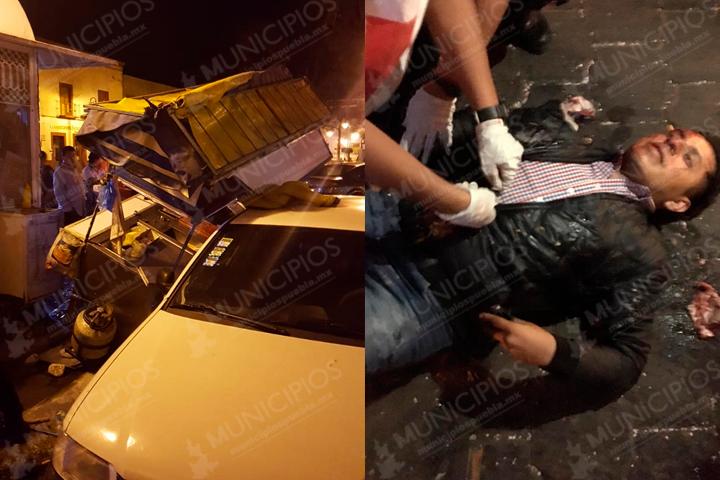 Auto embiste a hombre en el zócalo de Atlixco