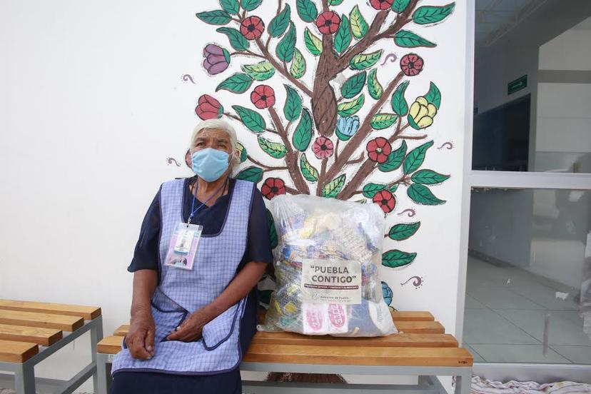 Dan apoyos alimentarios a terapeutas de medicina tradicional de Atlixco