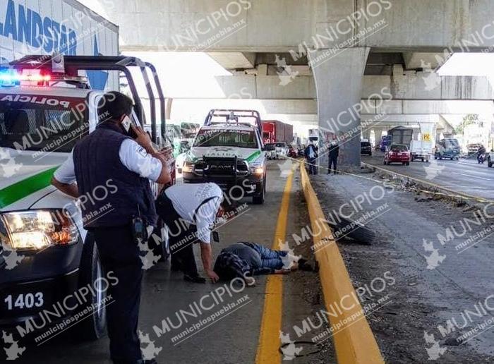 Auto embiste y mata a joven en la México-Puebla