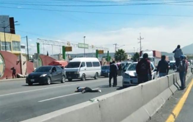 Atropellan a mujer frente a la Central de Abasto de Huixcolotla