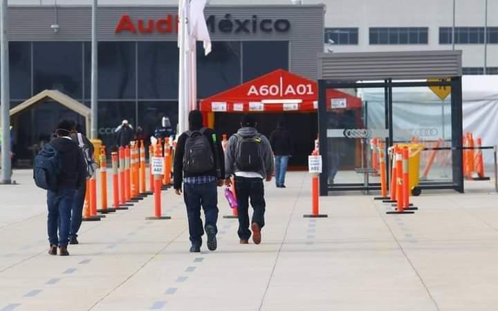 Se van a huelga de brazos caídos trabajadores de Audi