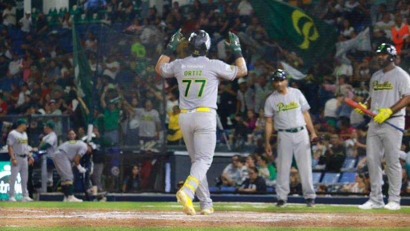 Pericos abre con victoria sobre León