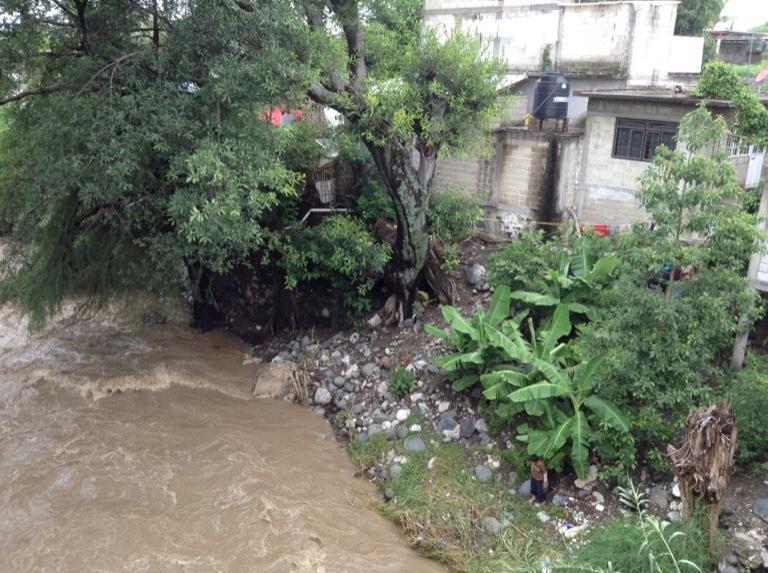 En alerta Izúcar de Matamoros por las lluvias; más de mil 600 personas en riesgo 