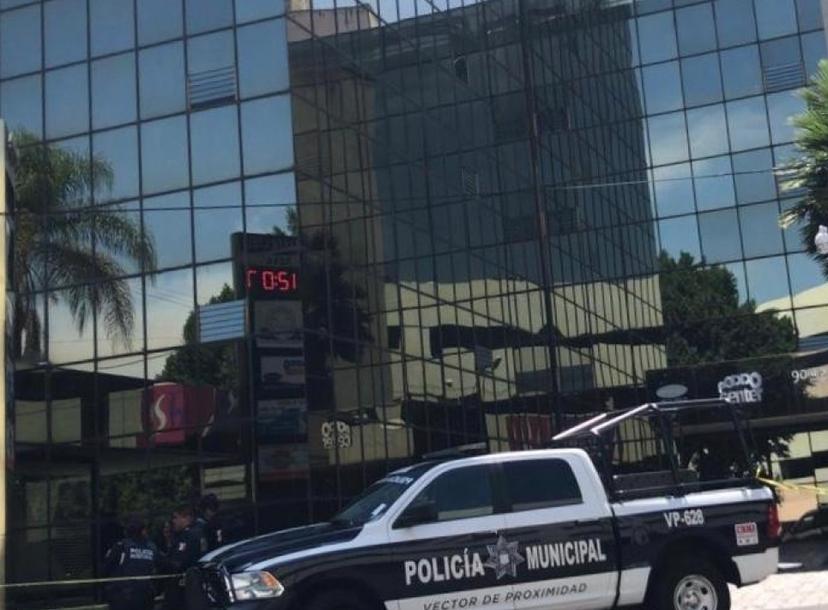 Hallan muerto a vigilante del edificio Aurus de zona Dorada en Puebla