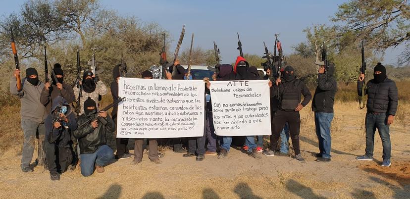 Circula en redes sociales foto de grupo de autodefensas en Tecamachalco