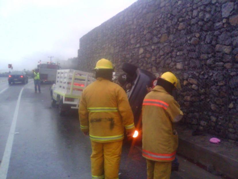 Lluvias cobran dos vidas en carreteras de la Sierra Norte