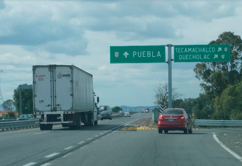 Docentes denuncian asaltos mientras esperan autobuses sobre la Puebla-Orizaba 