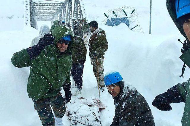 Cinco desaparecidos tras avalancha en Uttarakhand, India