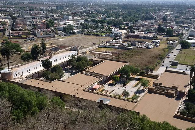 A pesar de amparo siguen obras en ex hospital de Cholula