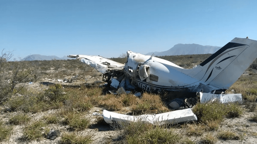 Se desploma avioneta, hay cuatro personas muertas