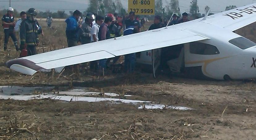 Avioneta se desploma junto al aeropuerto de Puebla