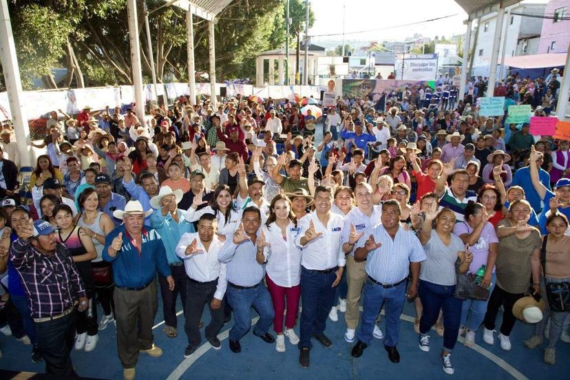 Más calles para Azumiatla prometen Lalo Rivera y Mario Riestra