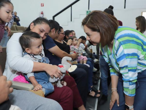 SEDIF y Salud entregan a niñas y niños implantes cocleares