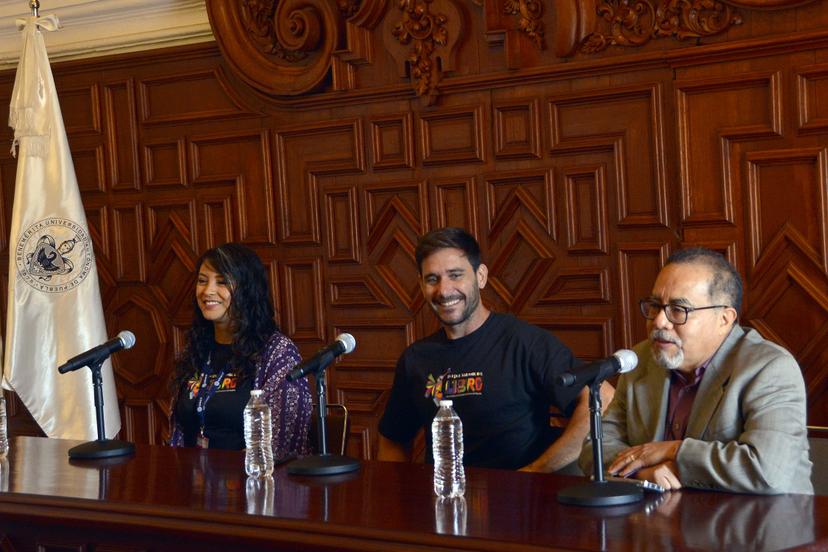 En la Fenali, Javier Santaolalla llevó a los jóvenes a un viaje por las estrellas