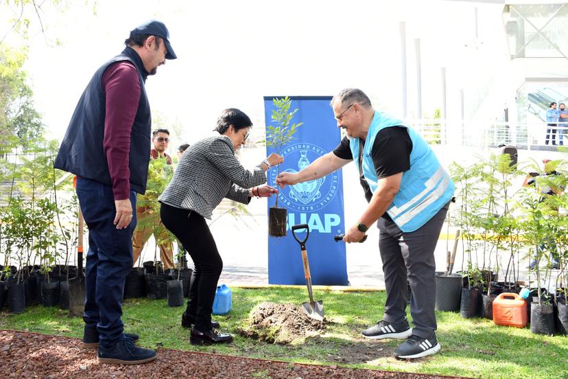 Inaugura rectora Cedillo Maratón de Reforestación Universitaria 2023