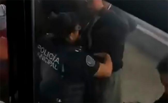 VIDEO Cae banda de asalta micros en bulevar Xonaca, en Puebla