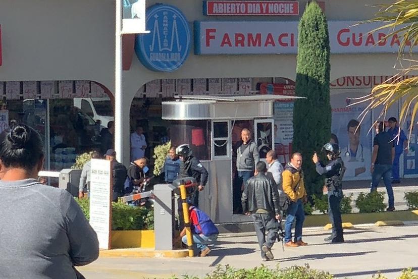 Registran balacera en Plaza Tolín; hay un herido