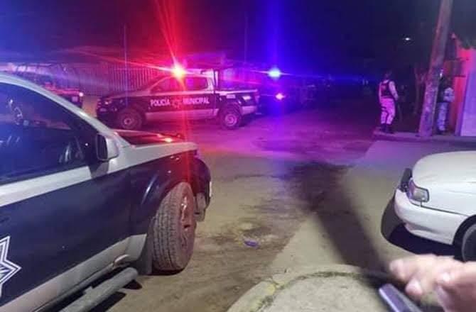 Hombres armados rafaguean patrulla en Zacatlán; hay un policía herido