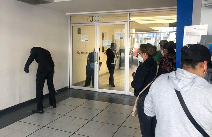 Tras 2 meses cerrada reabren única sucursal de Banamex en Atlixco