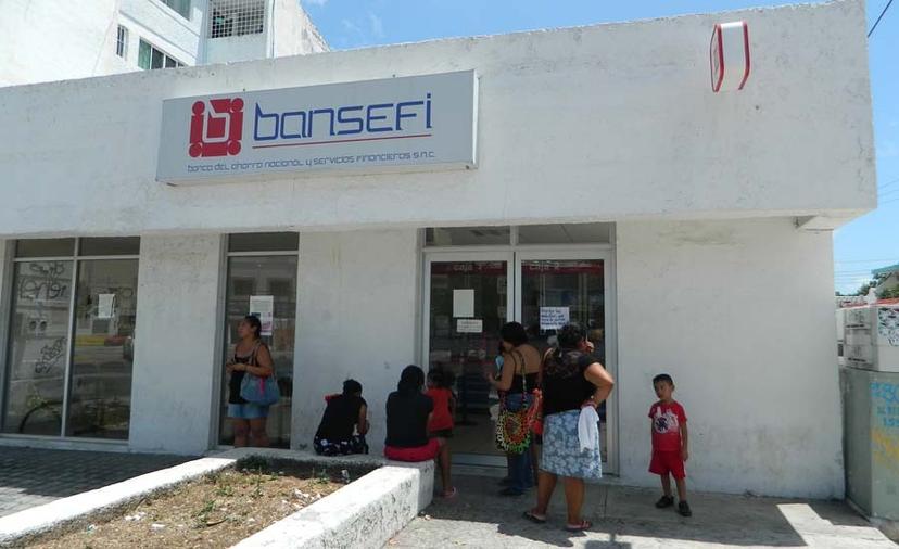 Bansefi da tarjetas sin fondos a damnificados de Izúcar 