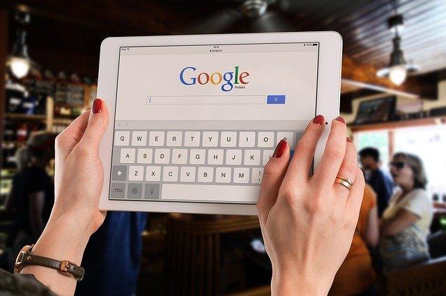 Empresas como Google y Facebook regresarán a trabajo de oficina en 2021