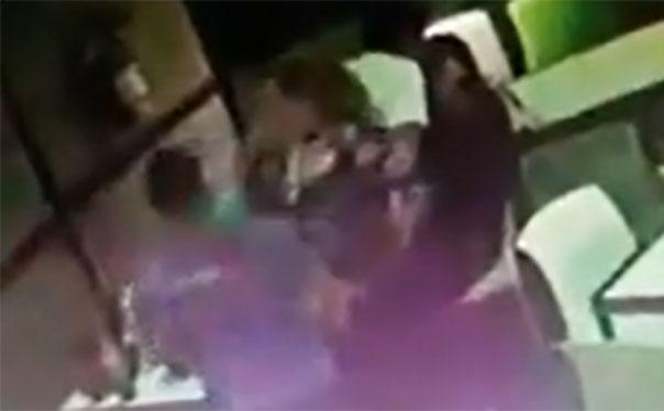 VIDEO Laura Karen no desapareció; estaba en un bar cerca de su casa