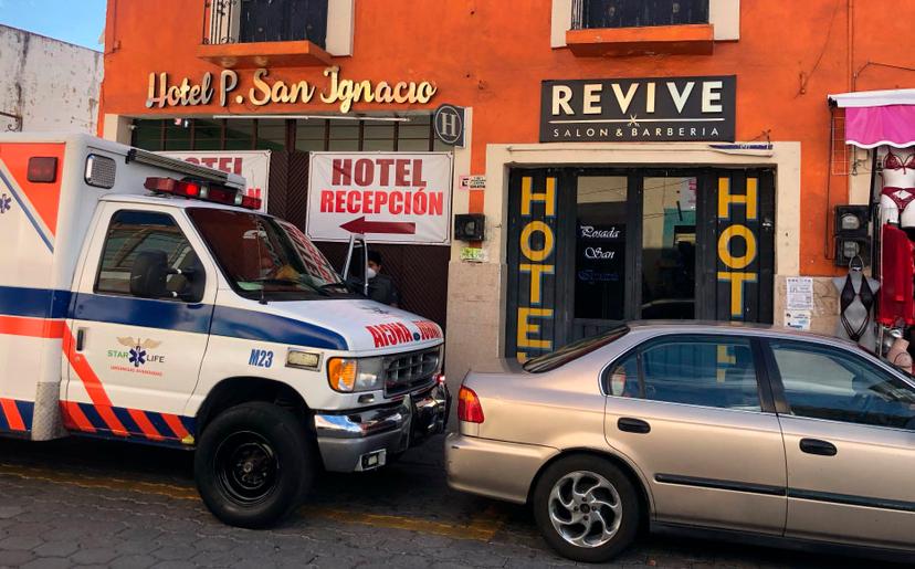 Hallan a joven colgado dentro de barbería de Atlixco