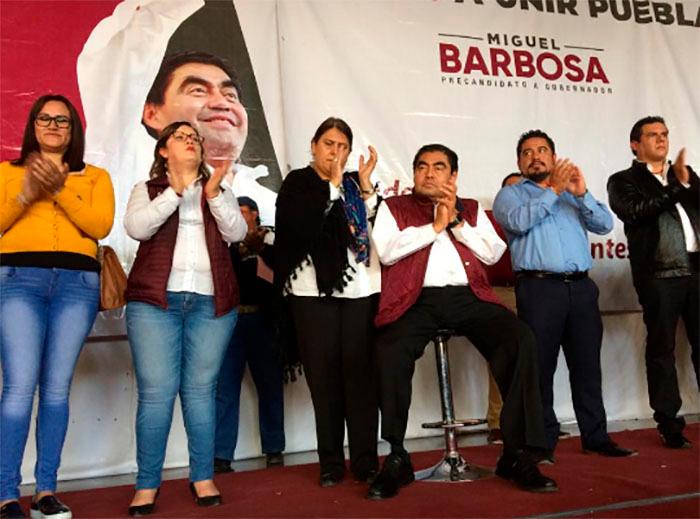 Tengo la frente en alto y la cara limpia para ser el candidato: Barbosa