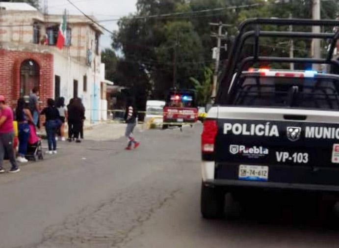 Hallan caja con restos humanos en barranca de Puebla