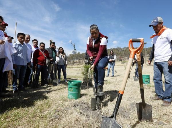 Edila encabeza jornada de acción en Parque Amalucan