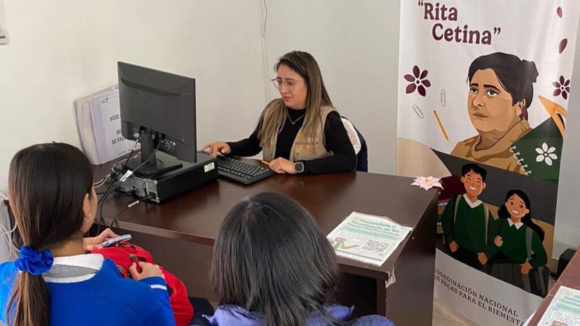 Todo listo para la entrega de tarjetas de la Beca Rita Cetina