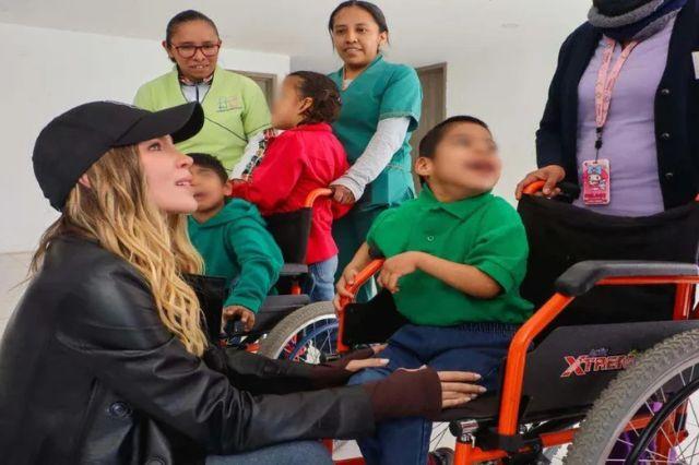 Ceci Arellano y Belinda celebran una jornada de solidaridad en la Casa de la Niñez