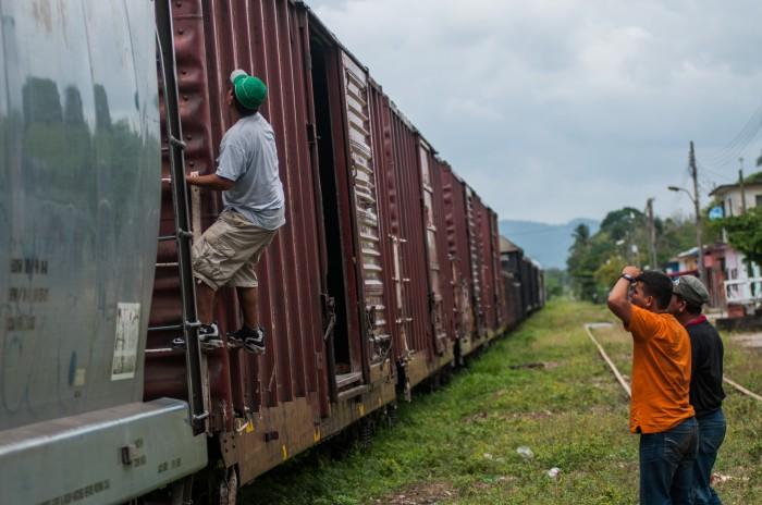 Rehabilitan centro para migrantes mutilados tras caer de la Bestia