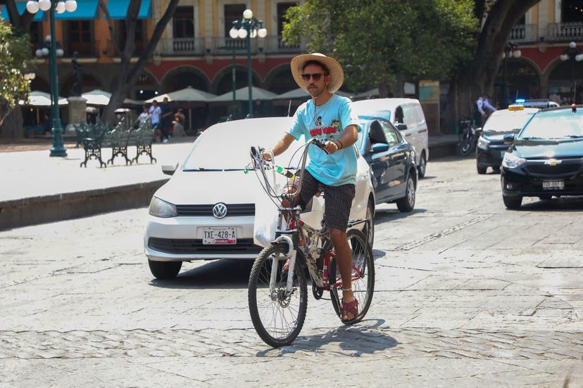 Exhortan a tomar precauciones ante altas temperaturas para prevenir golpes de calor