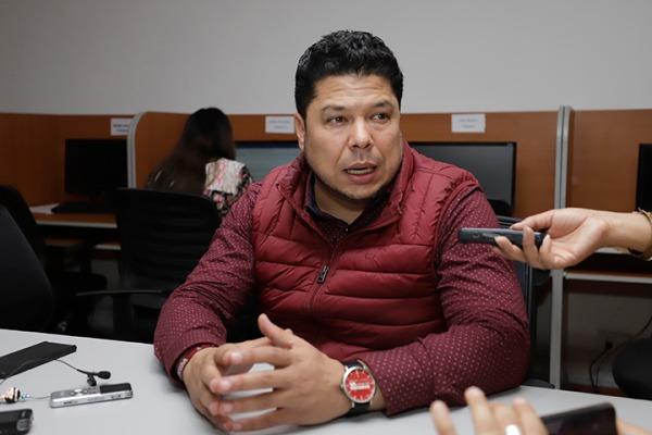 Diputado Biestro alerta extorsión de Agua de Puebla