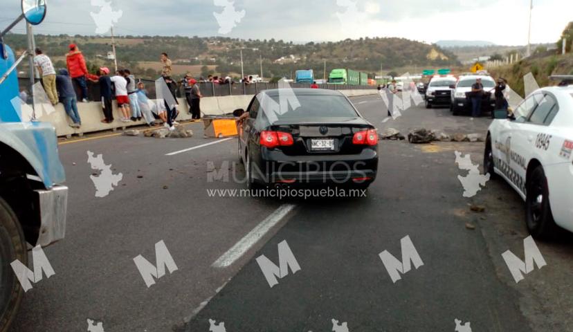 Deudos de Sactórum cierran carreteras para exigir la entrega de cuerpos