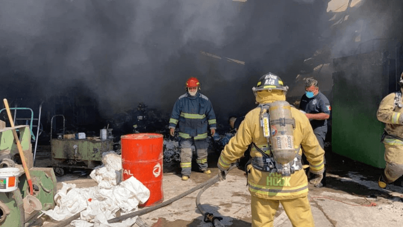 Arde en llamas bodega en Chignahuapan