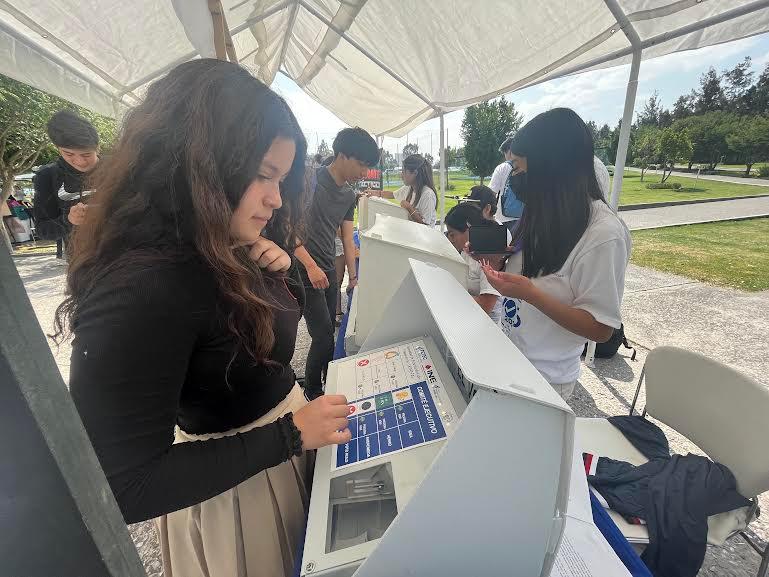 TEC de Monterrey realiza consulta estudiantil con boletas electrónicas del INE