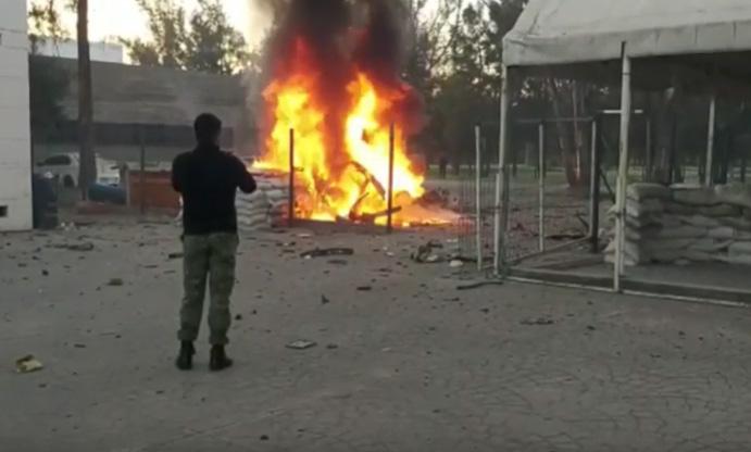 Explota coche bomba cerca de base de la Guardia Nacional