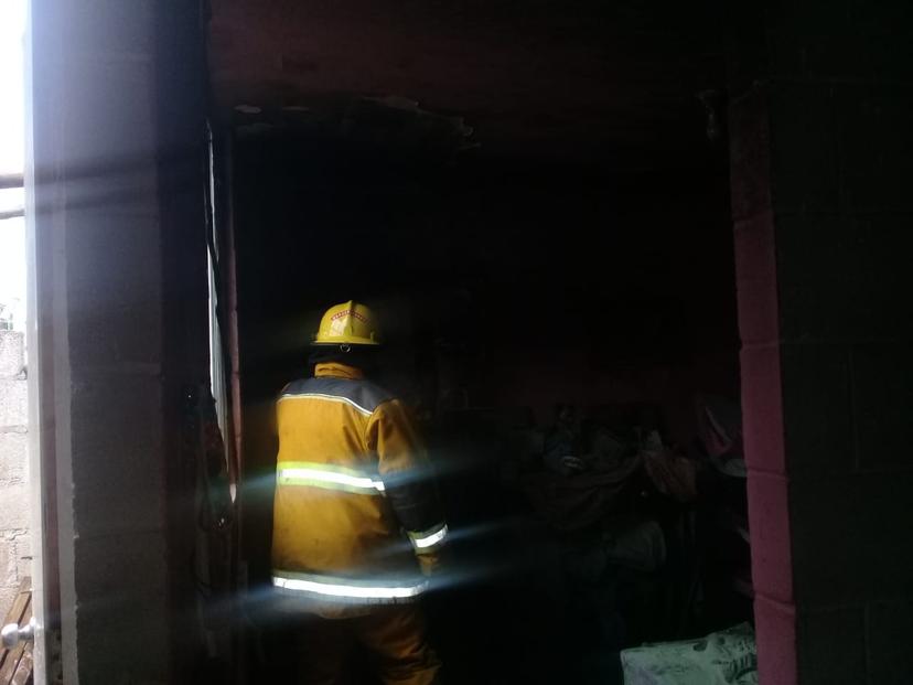 Un descuido provocó el primer incendio en casa de Huauchinango