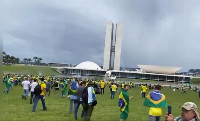 Seguidores de Bolsonaro toman el Congreso de Brasil