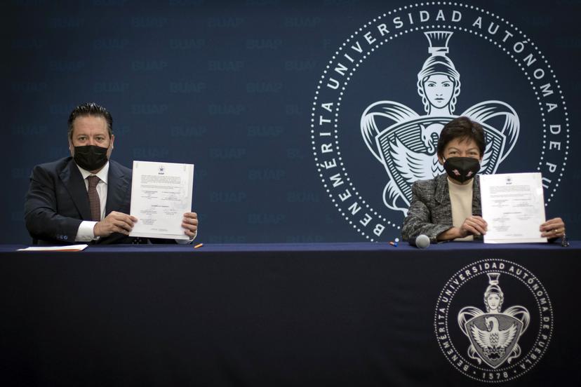 BUAP y Estrella Roja firman convenio para la movilidad de los universitarios