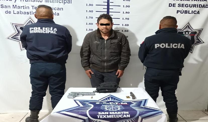 Aseguran a Bucio con arma de fuego y navaja en Texmelucan