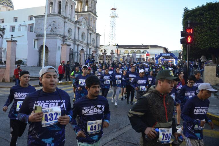 Mil corredores tomaron parte en el Trail Bosque de Niebla BUAP 2023