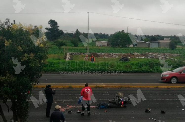 Joven se destroza la cabeza tras derrapar su moto en Huejotzingo