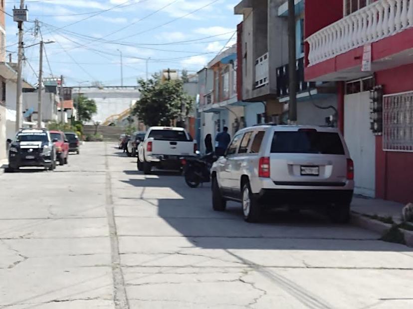 VIDEO Por olor putrefacto hallan encobijado en vivienda de Texmelucan